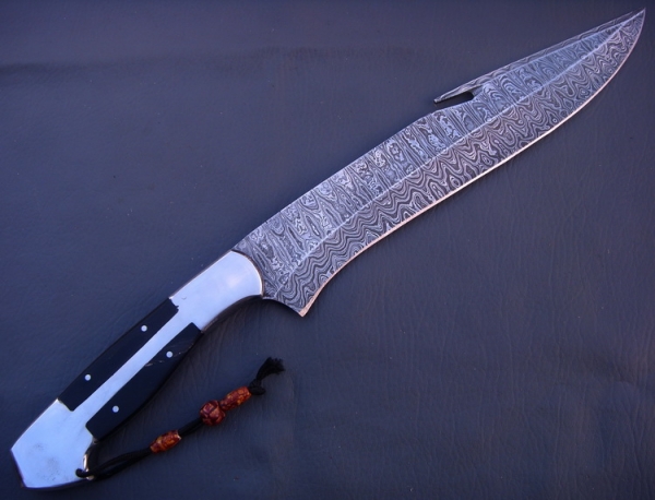 Damascus Bowie/Dagger Knife