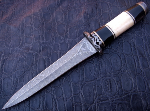 Damascus Bowie/Dagger Knife